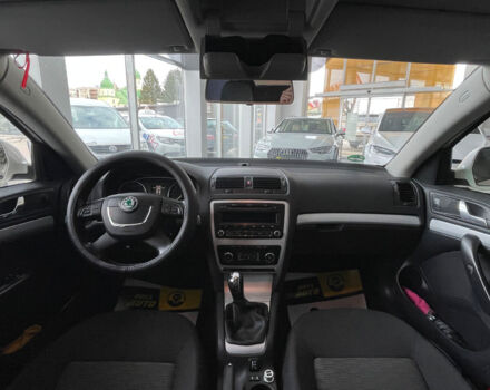 Белый Шкода Октавия, объемом двигателя 1.6 л и пробегом 140 тыс. км за 9850 $, фото 10 на Automoto.ua