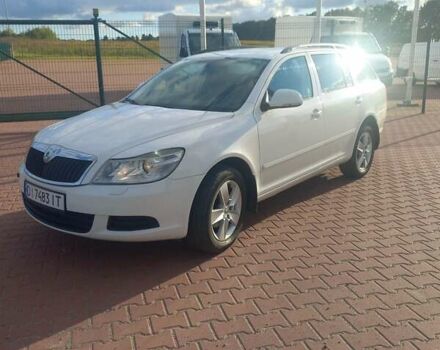 Белый Шкода Октавия, объемом двигателя 1.6 л и пробегом 405 тыс. км за 5999 $, фото 4 на Automoto.ua