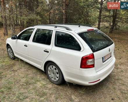 Белый Шкода Октавия, объемом двигателя 1.6 л и пробегом 263 тыс. км за 7499 $, фото 5 на Automoto.ua