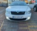 Белый Шкода Октавия, объемом двигателя 1.8 л и пробегом 182 тыс. км за 8000 $, фото 1 на Automoto.ua