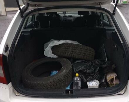 Белый Шкода Октавия, объемом двигателя 1.6 л и пробегом 367 тыс. км за 6600 $, фото 3 на Automoto.ua