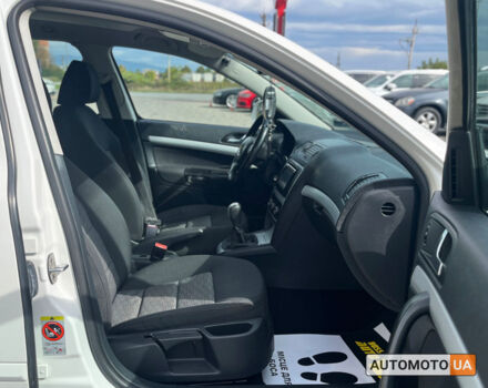Белый Шкода Октавия, объемом двигателя 1.6 л и пробегом 245 тыс. км за 8200 $, фото 25 на Automoto.ua