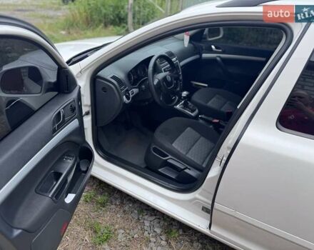 Белый Шкода Октавия, объемом двигателя 1.6 л и пробегом 247 тыс. км за 6750 $, фото 11 на Automoto.ua