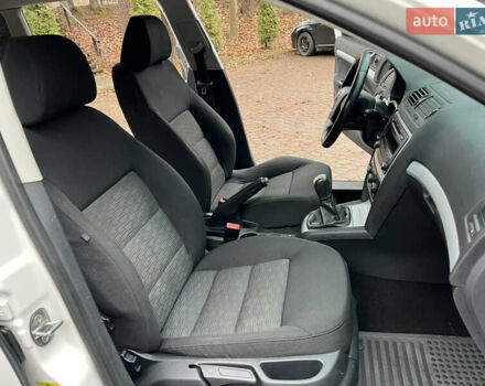 Белый Шкода Октавия, объемом двигателя 1.6 л и пробегом 309 тыс. км за 7499 $, фото 43 на Automoto.ua