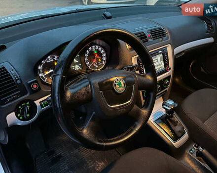 Білий Шкода Октавія, об'ємом двигуна 1.8 л та пробігом 316 тис. км за 7290 $, фото 22 на Automoto.ua