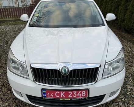 Белый Шкода Октавия, объемом двигателя 1.6 л и пробегом 227 тыс. км за 9400 $, фото 1 на Automoto.ua