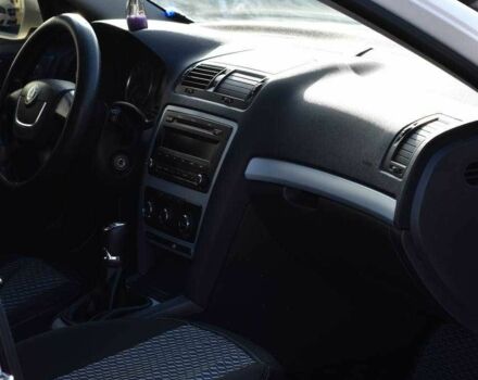 Білий Шкода Октавія, об'ємом двигуна 1.6 л та пробігом 259 тис. км за 7200 $, фото 11 на Automoto.ua