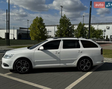 Белый Шкода Октавия, объемом двигателя 2 л и пробегом 311 тыс. км за 10999 $, фото 3 на Automoto.ua