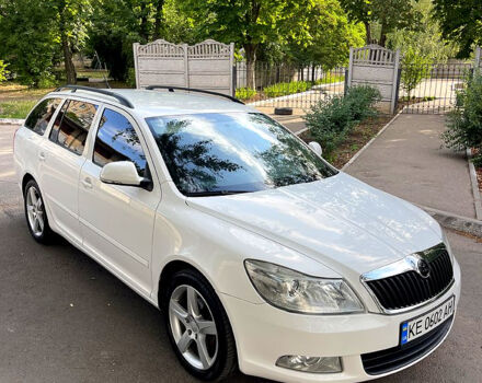 Белый Шкода Октавия, объемом двигателя 1.8 л и пробегом 317 тыс. км за 6900 $, фото 2 на Automoto.ua