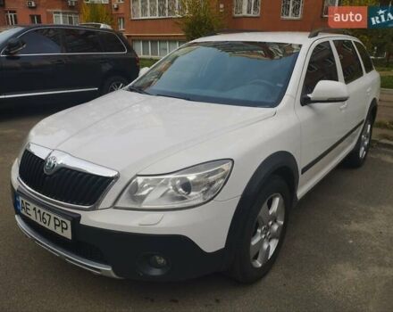 Білий Шкода Октавія, об'ємом двигуна 1.8 л та пробігом 251 тис. км за 10000 $, фото 4 на Automoto.ua