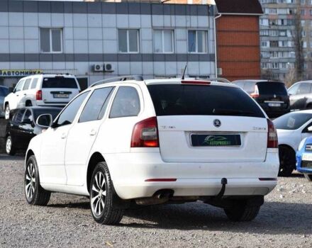 Білий Шкода Октавія, об'ємом двигуна 1.6 л та пробігом 259 тис. км за 7200 $, фото 3 на Automoto.ua