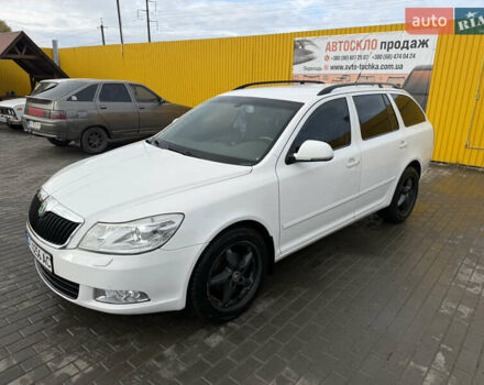 Белый Шкода Октавия, объемом двигателя 1.6 л и пробегом 265 тыс. км за 5499 $, фото 7 на Automoto.ua