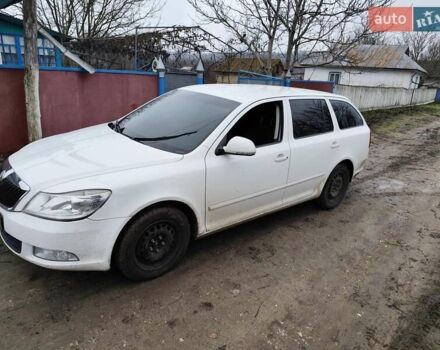 Белый Шкода Октавия, объемом двигателя 1.97 л и пробегом 210 тыс. км за 9000 $, фото 1 на Automoto.ua