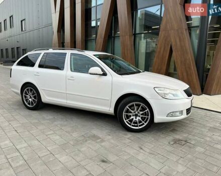 Белый Шкода Октавия, объемом двигателя 1.8 л и пробегом 267 тыс. км за 8250 $, фото 12 на Automoto.ua