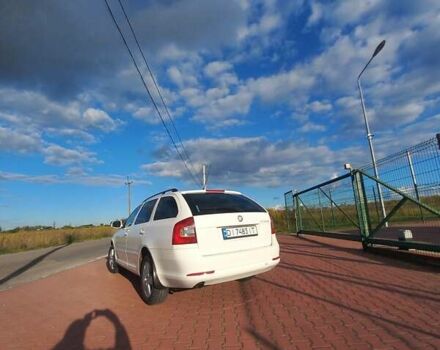 Белый Шкода Октавия, объемом двигателя 1.6 л и пробегом 405 тыс. км за 5999 $, фото 2 на Automoto.ua