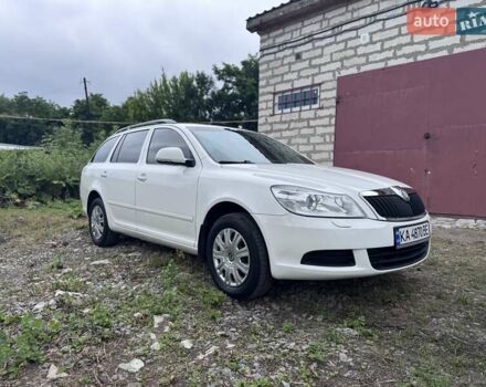 Белый Шкода Октавия, объемом двигателя 1.6 л и пробегом 247 тыс. км за 6750 $, фото 2 на Automoto.ua