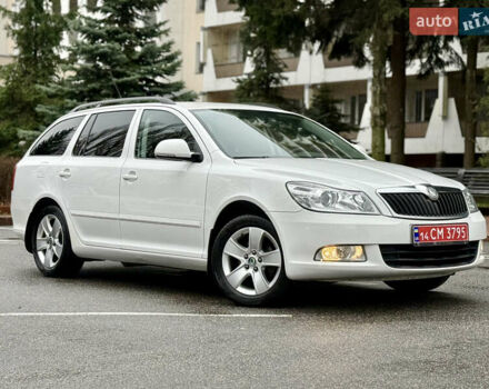 Белый Шкода Октавия, объемом двигателя 1.6 л и пробегом 204 тыс. км за 8999 $, фото 3 на Automoto.ua