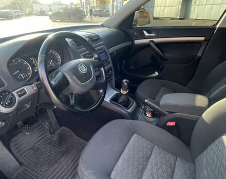 Белый Шкода Октавия, объемом двигателя 1.6 л и пробегом 291 тыс. км за 8200 $, фото 9 на Automoto.ua