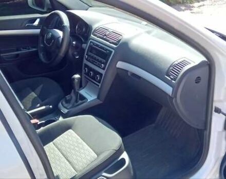 Білий Шкода Октавія, об'ємом двигуна 1.2 л та пробігом 260 тис. км за 6900 $, фото 8 на Automoto.ua