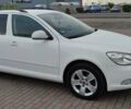 Белый Шкода Октавия, объемом двигателя 1.6 л и пробегом 299 тыс. км за 7500 $, фото 2 на Automoto.ua
