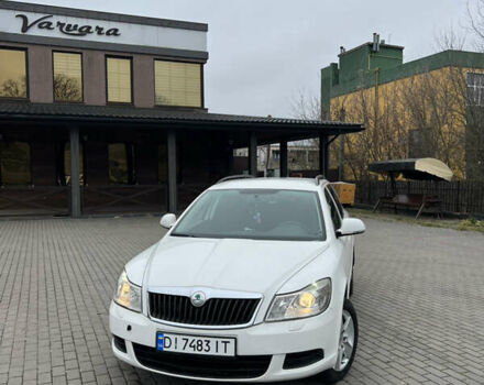 Белый Шкода Октавия, объемом двигателя 1.6 л и пробегом 420 тыс. км за 5999 $, фото 2 на Automoto.ua