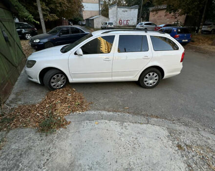 Белый Шкода Октавия, объемом двигателя 1.6 л и пробегом 230 тыс. км за 8800 $, фото 3 на Automoto.ua