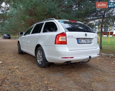 Шкода Октавія 2010 у Самборе на Automoto.ua Білий Шкода Октавія, об'ємом двигуна 1.6 л та пробігом 300 тис. км за 7700 $, фото 4 на Automoto.ua