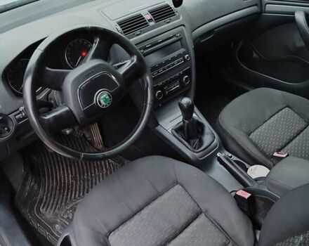 Білий Шкода Октавія, об'ємом двигуна 1.9 л та пробігом 200 тис. км за 6000 $, фото 1 на Automoto.ua