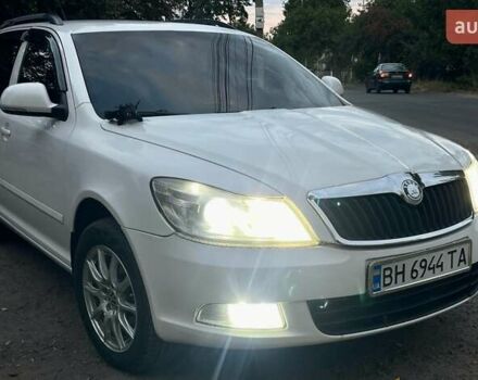 Белый Шкода Октавия, объемом двигателя 1.6 л и пробегом 302 тыс. км за 6600 $, фото 1 на Automoto.ua