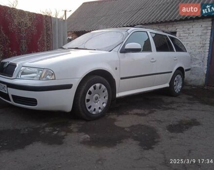 Белый Шкода Октавия, объемом двигателя 1.6 л и пробегом 192 тыс. км за 6500 $, фото 2 на Automoto.ua