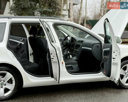 Белый Шкода Октавия, объемом двигателя 1.6 л и пробегом 204 тыс. км за 8999 $, фото 66 на Automoto.ua