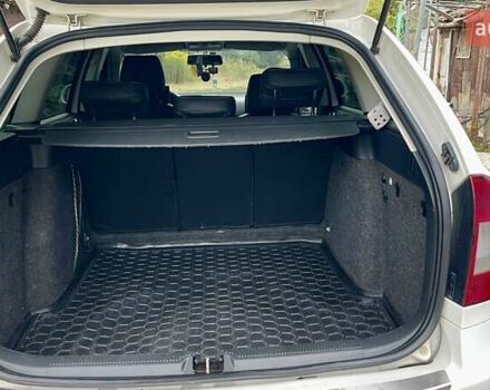 Белый Шкода Октавия, объемом двигателя 1.6 л и пробегом 302 тыс. км за 6600 $, фото 10 на Automoto.ua