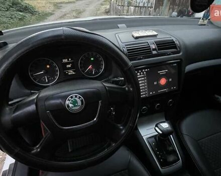 Белый Шкода Октавия, объемом двигателя 1.6 л и пробегом 302 тыс. км за 6600 $, фото 5 на Automoto.ua