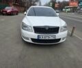 Белый Шкода Октавия, объемом двигателя 1.2 л и пробегом 242 тыс. км за 5800 $, фото 1 на Automoto.ua