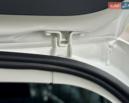 Белый Шкода Октавия, объемом двигателя 1.6 л и пробегом 204 тыс. км за 8999 $, фото 41 на Automoto.ua