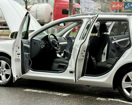 Белый Шкода Октавия, объемом двигателя 1.6 л и пробегом 204 тыс. км за 8999 $, фото 67 на Automoto.ua