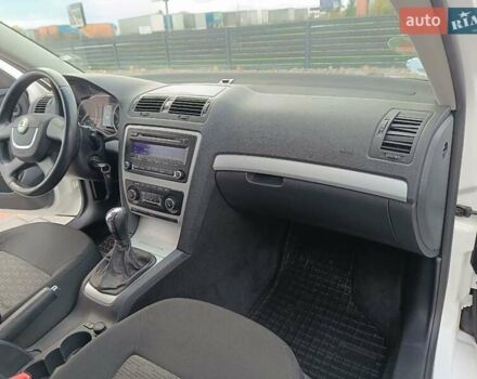 Білий Шкода Октавія, об'ємом двигуна 1.39 л та пробігом 266 тис. км за 7250 $, фото 30 на Automoto.ua