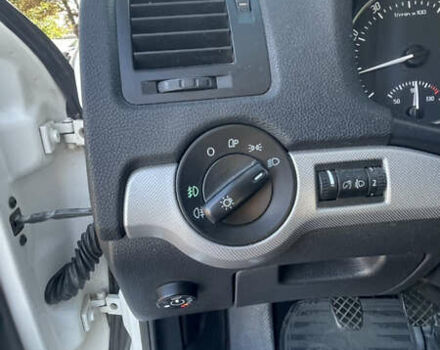 Белый Шкода Октавия, объемом двигателя 1.6 л и пробегом 291 тыс. км за 8200 $, фото 10 на Automoto.ua