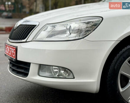 Белый Шкода Октавия, объемом двигателя 1.6 л и пробегом 204 тыс. км за 8999 $, фото 30 на Automoto.ua