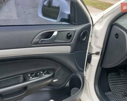 Белый Шкода Октавия, объемом двигателя 1.6 л и пробегом 258 тыс. км за 7900 $, фото 1 на Automoto.ua