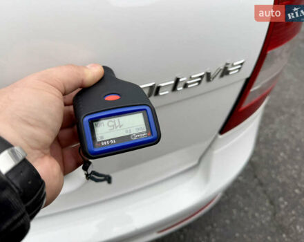 Белый Шкода Октавия, объемом двигателя 1.6 л и пробегом 204 тыс. км за 8999 $, фото 70 на Automoto.ua