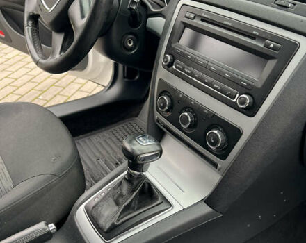 Белый Шкода Октавия, объемом двигателя 1.6 л и пробегом 420 тыс. км за 5999 $, фото 14 на Automoto.ua