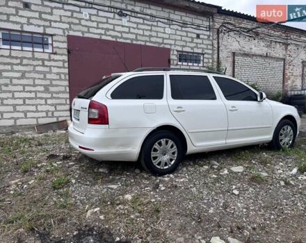Белый Шкода Октавия, объемом двигателя 1.6 л и пробегом 247 тыс. км за 6750 $, фото 5 на Automoto.ua