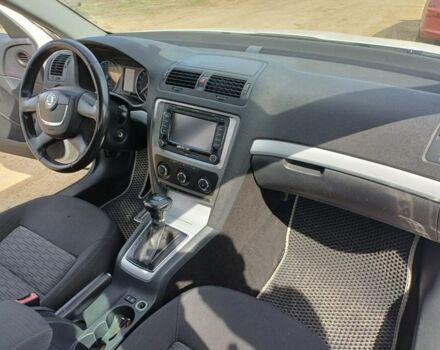 Белый Шкода Октавия, объемом двигателя 1.6 л и пробегом 270 тыс. км за 7555 $, фото 8 на Automoto.ua