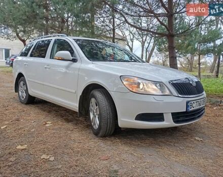 Шкода Октавія 2010 у Самборе на Automoto.ua Білий Шкода Октавія, об'ємом двигуна 1.6 л та пробігом 300 тис. км за 7700 $, фото 6 на Automoto.ua