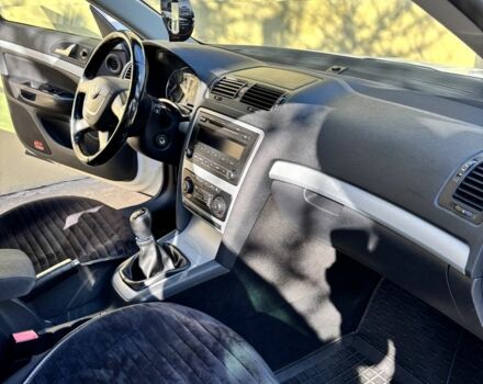 Шкода Октавія 2010 у Первомайськ на Automoto.ua Білий Шкода Октавія, об'ємом двигуна 1.6 л та пробігом 349 тис. км за 7999 $, фото 3 на Automoto.ua