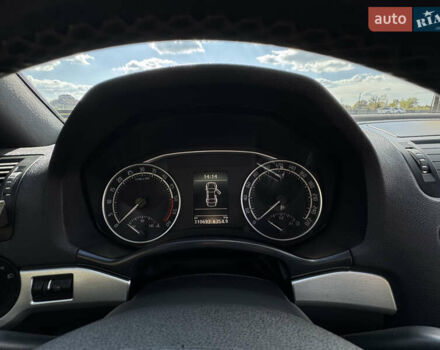 Белый Шкода Октавия, объемом двигателя 2 л и пробегом 311 тыс. км за 10999 $, фото 18 на Automoto.ua