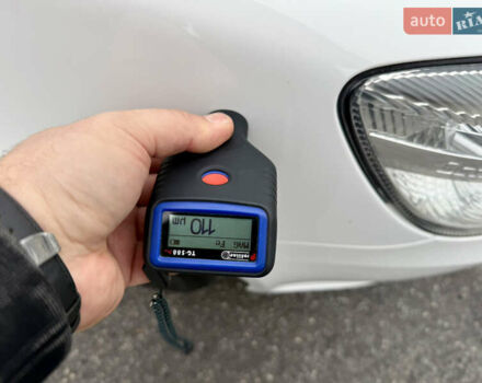 Белый Шкода Октавия, объемом двигателя 1.6 л и пробегом 204 тыс. км за 8999 $, фото 73 на Automoto.ua