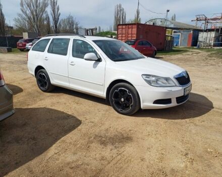 Белый Шкода Октавия, объемом двигателя 1.6 л и пробегом 270 тыс. км за 7555 $, фото 2 на Automoto.ua