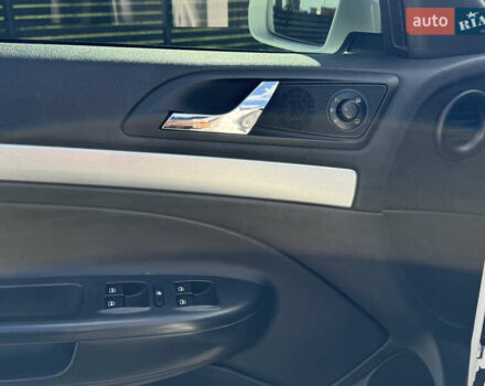 Белый Шкода Октавия, объемом двигателя 2 л и пробегом 311 тыс. км за 10999 $, фото 8 на Automoto.ua